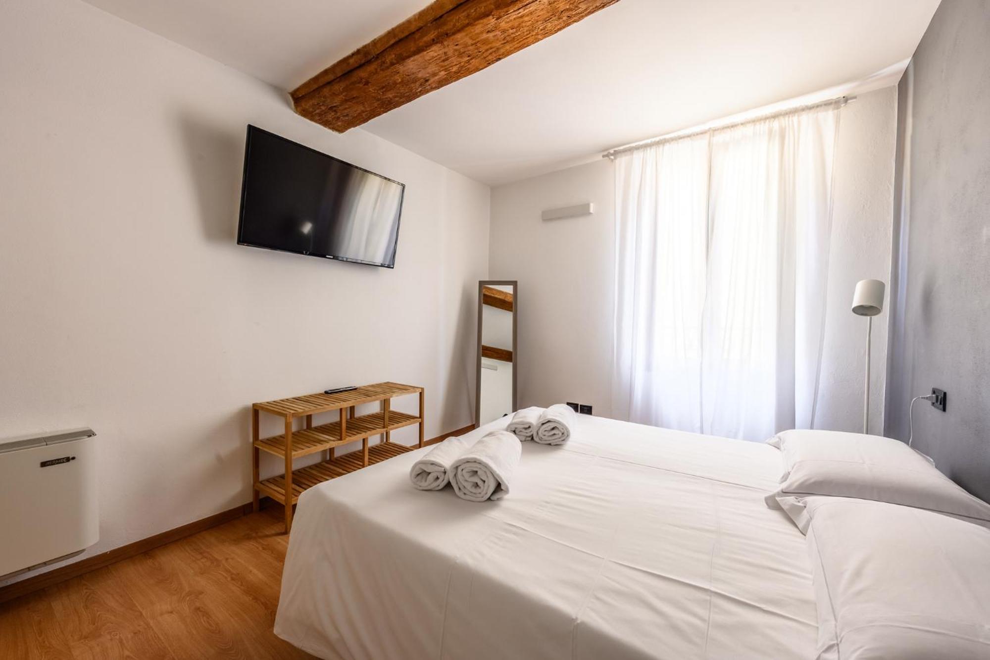 Emilia Aparthotel *